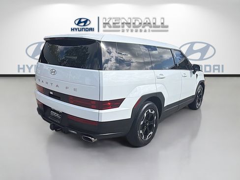 Used 2025 Hyundai Santa Fe SE FWD image 6