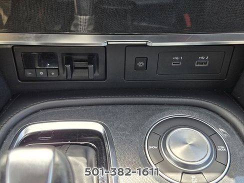 Used 2024 Nissan Armada SV RWD image 26