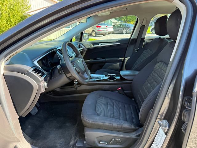 Used 2016 Ford Fusion SE FWD image 7