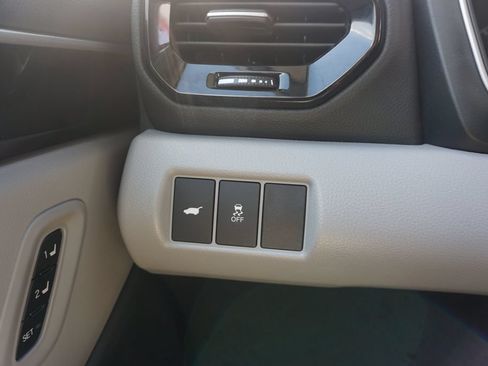 Used 2023 Honda Pilot Touring image 5