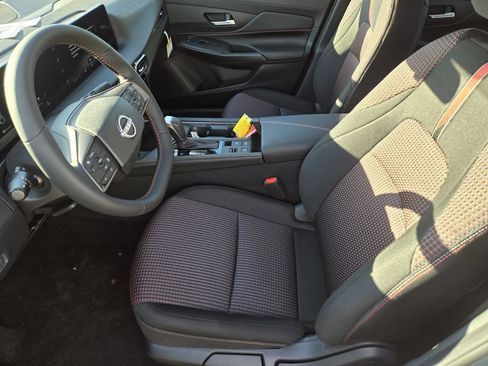 New 2026 Nissan Sentra SR w/ Floor Mat Package FWD image 11