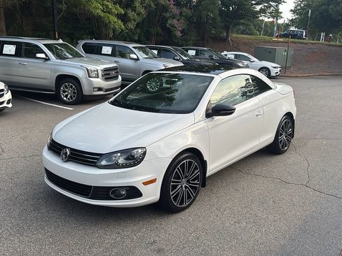 Used 2014 Volkswagen Eos FWD image 11