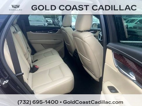 Used 2017 Cadillac XT5 Premium Luxury FWD image 8