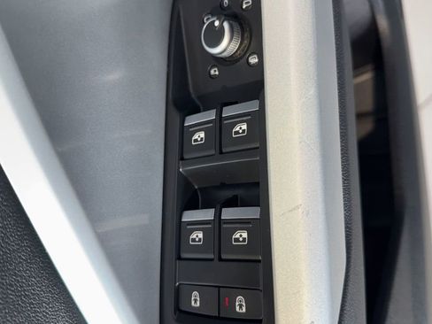 Used 2023 Audi Q3 2.0T Premium image 18