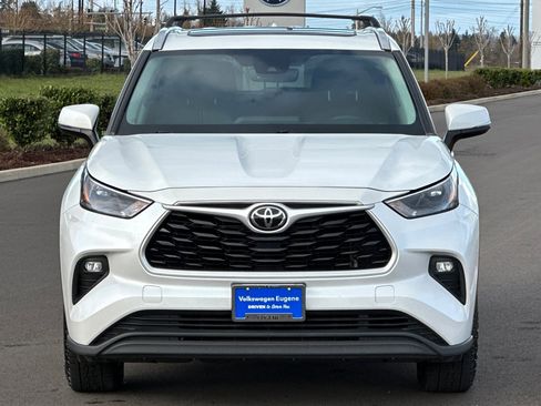 Used 2022 Toyota Highlander XLE image 8