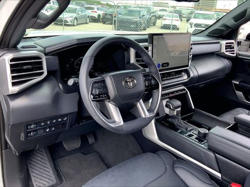 Used 2025 Toyota Tundra Platinum AWD/4WD image 17