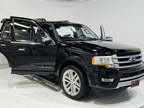 Used 2017 Ford Expedition Platinum RWD image 29