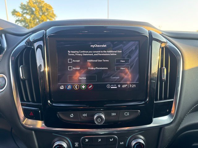 Used 2023 Chevrolet Traverse LT FWD image 32