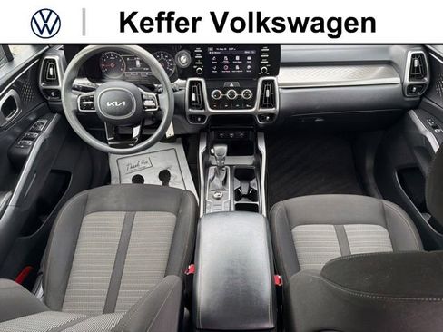 Used 2022 Kia Sorento LX FWD image 29