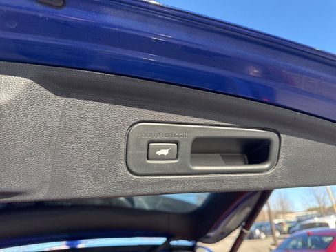 Used 2023 Acura MDX A-Spec image 11