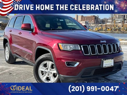 Used 2017 Jeep Grand Cherokee Laredo w/ Quick Order Package 23E AWD/4WD image 1