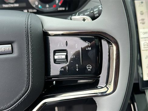 New 2026 Land Rover Range Rover Velar Dynamic SE image 15