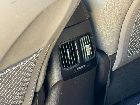 Used 2015 Hyundai Tucson SE image 21