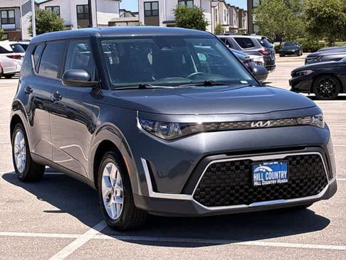 Used 2024 Kia Soul LX w/ Option Group 015 FWD image 8