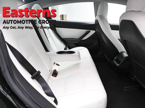 Used 2018 Tesla Model 3 Long Range image 17