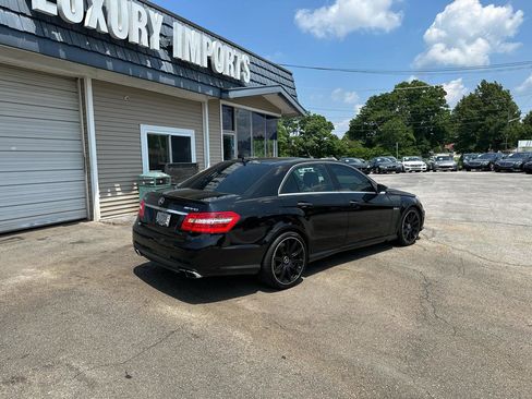 Used 2011 Mercedes-Benz E 63 AMG Sedan image 4