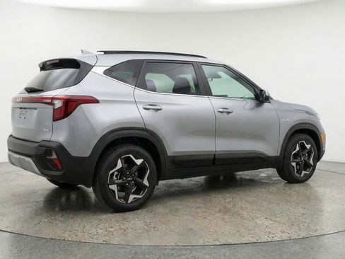 Used 2025 Kia Seltos S FWD image 9