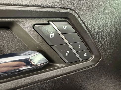 Used 2023 Chevrolet Colorado Z71 w/ Z71 Convenience Package 2 AWD/4WD image 39
