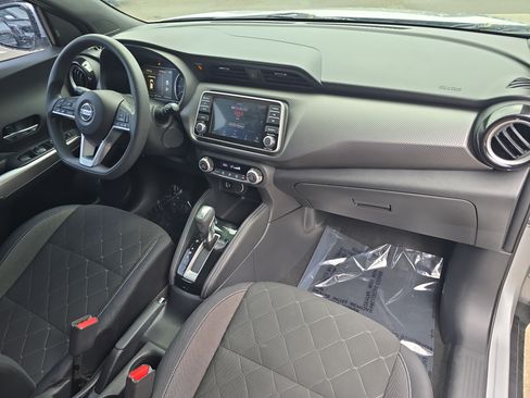Used 2018 Nissan Kicks SV w/ Exterior Electronics Package FWD image 11