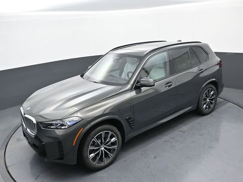 New 2026 BMW X5 xDrive50e w/ M Sport Package AWD/4WD image 34