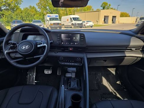 New 2026 Hyundai Elantra SEL Sport FWD image 15