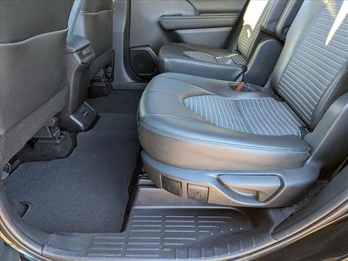 Used 2024 Toyota Highlander XSE image 19