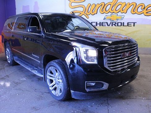Used 2017 GMC Yukon XL SLT image 4