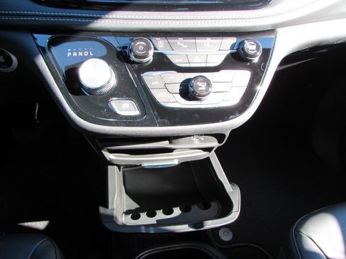 New 2026 Chrysler Pacifica Select image 20