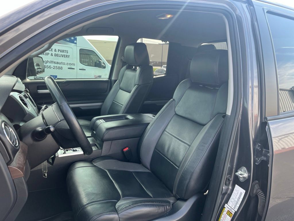 Used 2018 Toyota Tundra Limited w/ Limited Premium Package AWD/4WD image 24