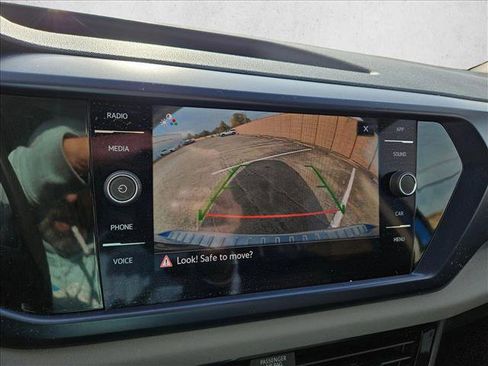 Used 2022 Volkswagen Taos SE image 14