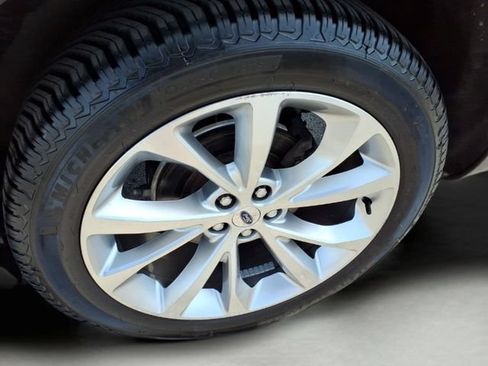 Used 2022 Ford Explorer Platinum w/ Equipment Group 601A AWD/4WD image 8