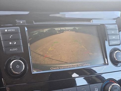 Used 2020 Nissan Rogue Sport S image 14