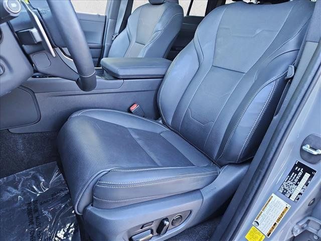 Used 2025 Lexus GX 550 w/ Accessory Package (Z1) AWD/4WD image 16