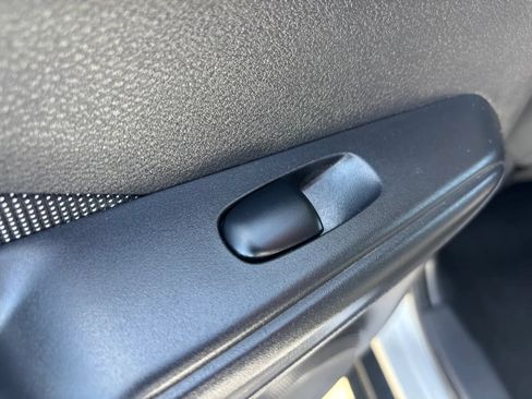 Used 2020 Nissan Kicks S FWD image 52