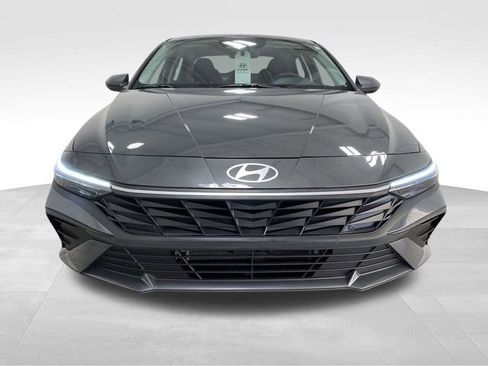 Certified 2025 Hyundai Elantra Blue image 7