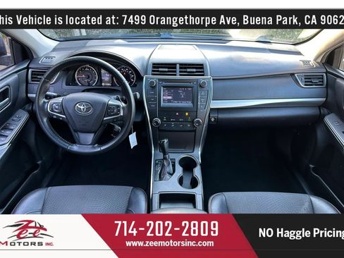 Used 2017 Toyota Camry SE w/ Moonroof Package image 16