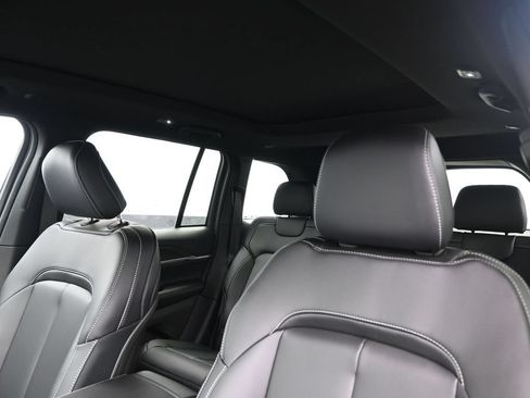 New 2026 Jeep Grand Cherokee Limited RWD image 18