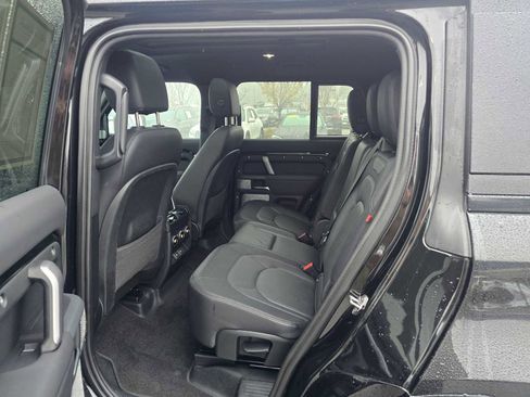 Used 2024 Land Rover Defender 130 X-Dynamic SE image 18