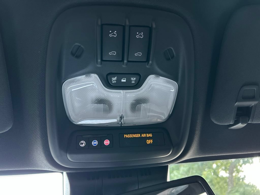 Used 2026 Chevrolet Colorado ZR2 w/ Technology Package AWD/4WD image 23