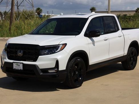 New 2026 Honda Ridgeline Black Edition image 3
