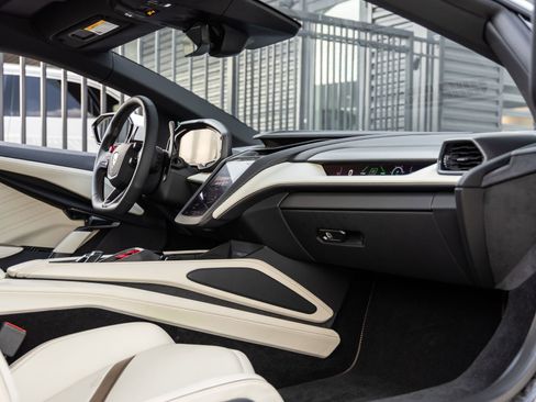 Used 2024 Lamborghini Revuelto AWD/4WD image 39