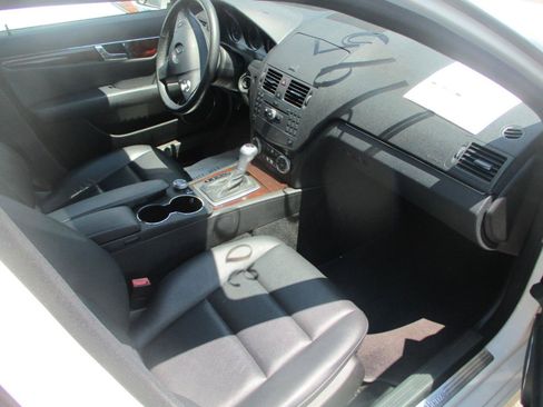 Used 2010 Mercedes-Benz C 300 4MATIC Sedan image 6