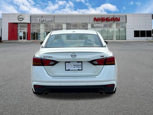 Used 2023 Nissan Altima 2.5 SR FWD image 6