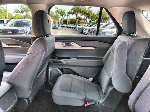 Certified 2025 Ford Explorer Active RWD image 13