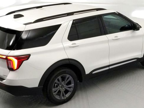 New 2025 Ford Explorer Active w/ Active Comfort Package image 15