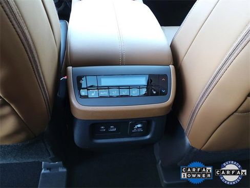 Certified 2024 Nissan Pathfinder Platinum image 11