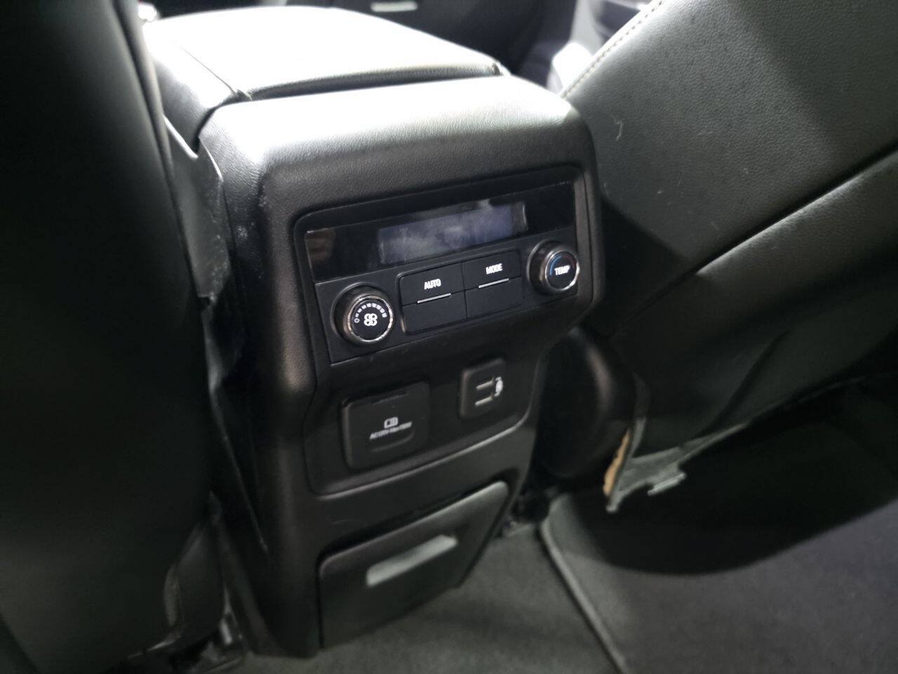 Used 2019 GMC Acadia SLT AWD/4WD image 28