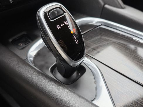 Used 2020 Buick Enclave Avenir w/ Avenir Technology Package AWD/4WD image 18