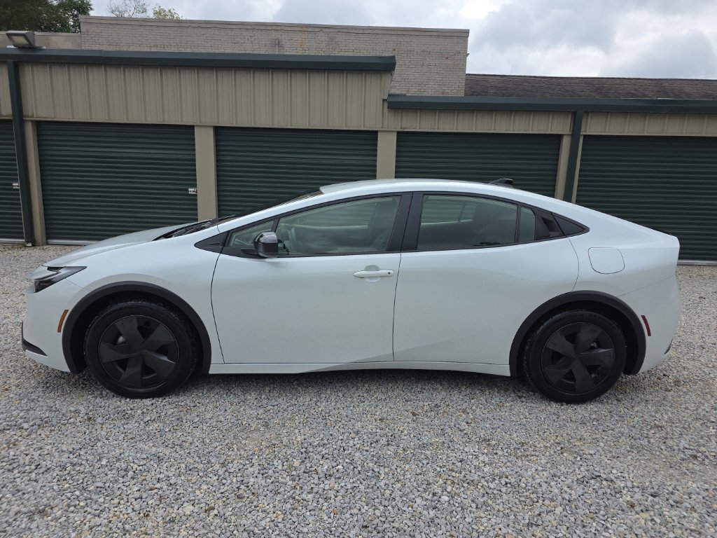 Certified 2026 Toyota Prius LE FWD image 3