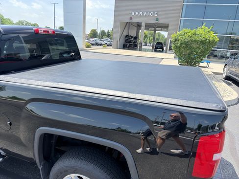 Used 2014 GMC Sierra 1500 SLE w/ SLE Value Package AWD/4WD image 9